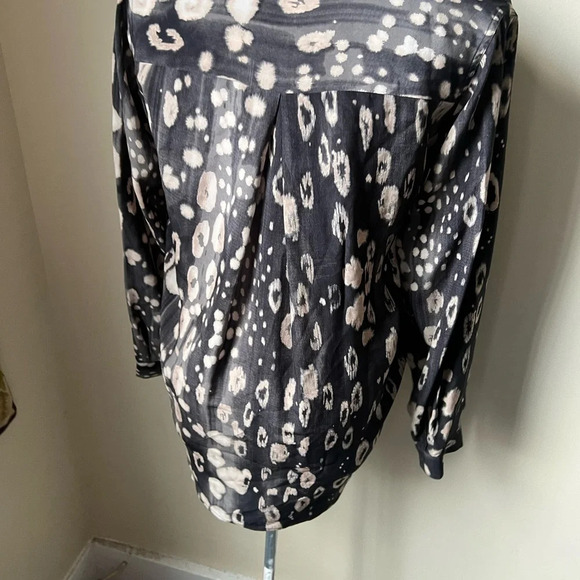 L’Agence Leopard Print Silk Top, size 2 - Picture 5 of 7